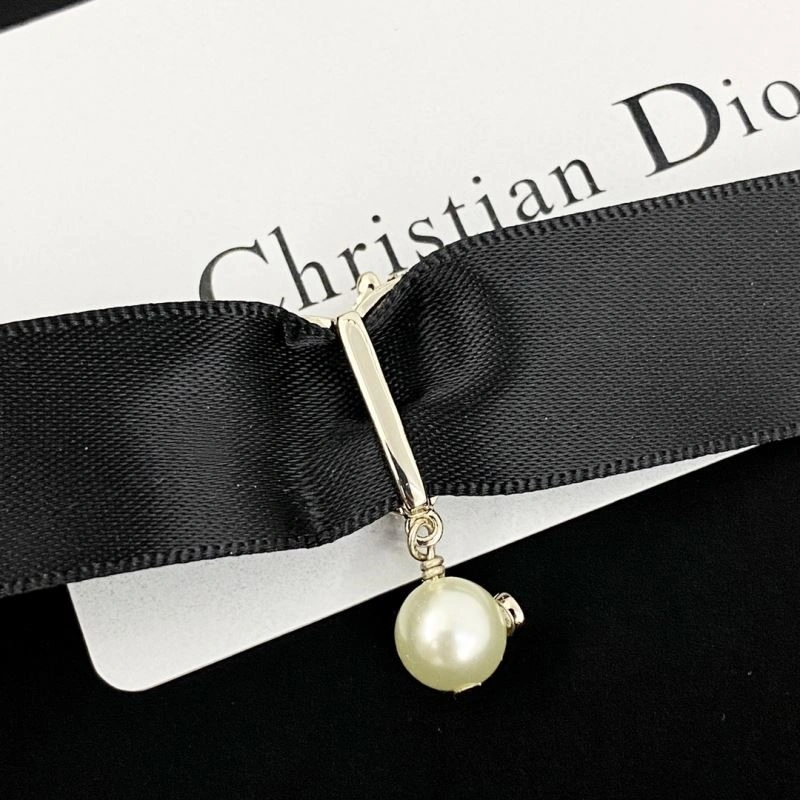 Minimalist Christian Dior Necklaces 233773