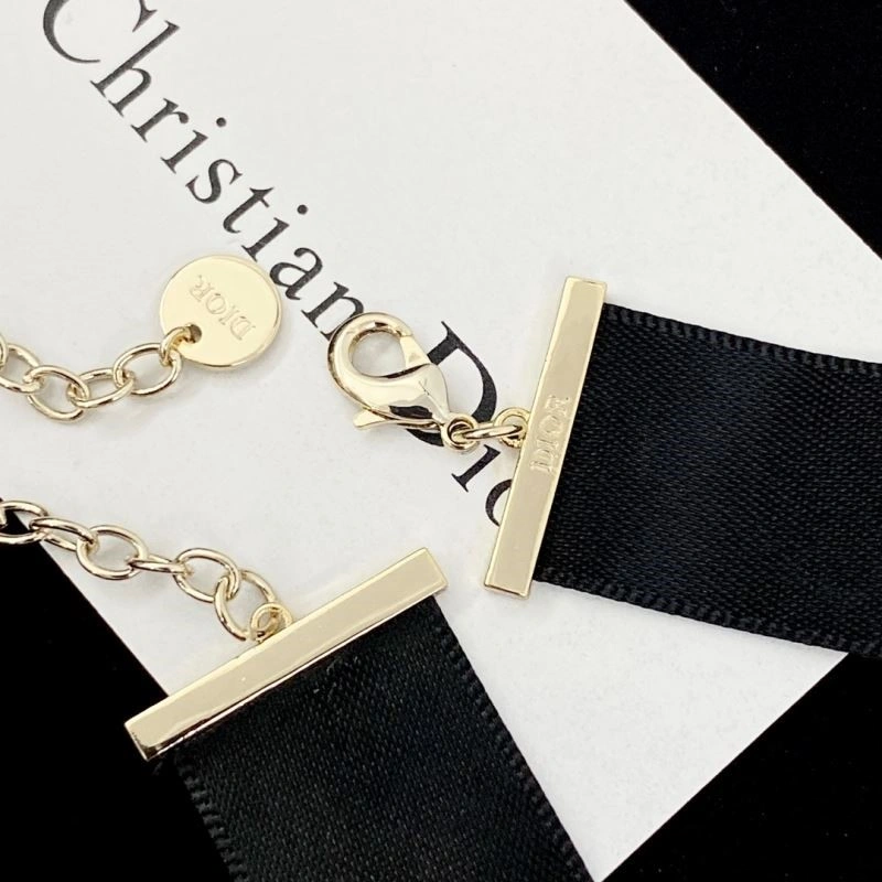 Minimalist Christian Dior Necklaces 233773