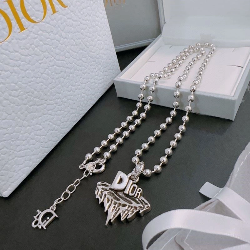 Comfortable Christian Dior Necklaces 233768