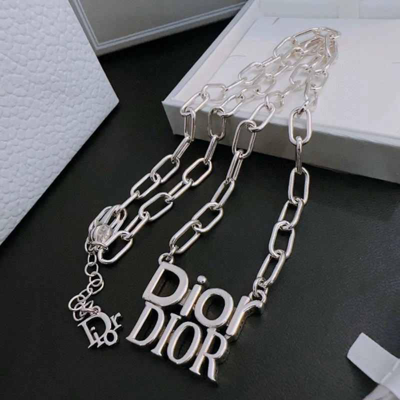 Reliable Christian Dior Necklaces 233770