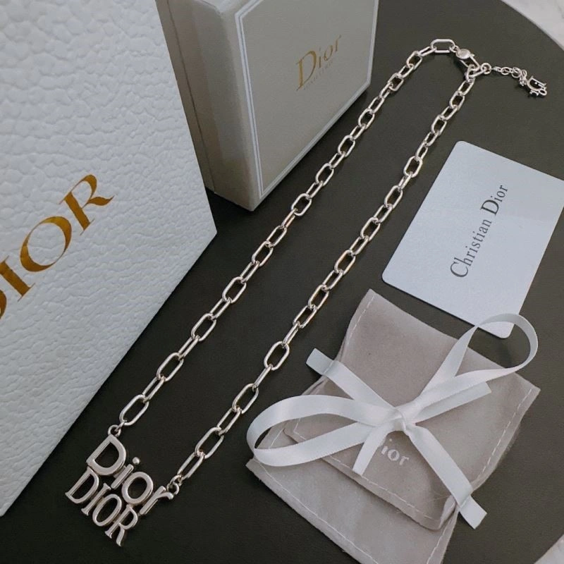 Reliable Christian Dior Necklaces 233770
