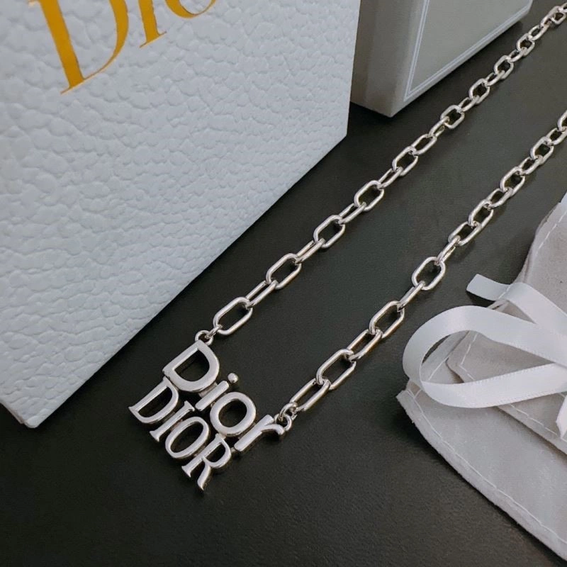 Reliable Christian Dior Necklaces 233770