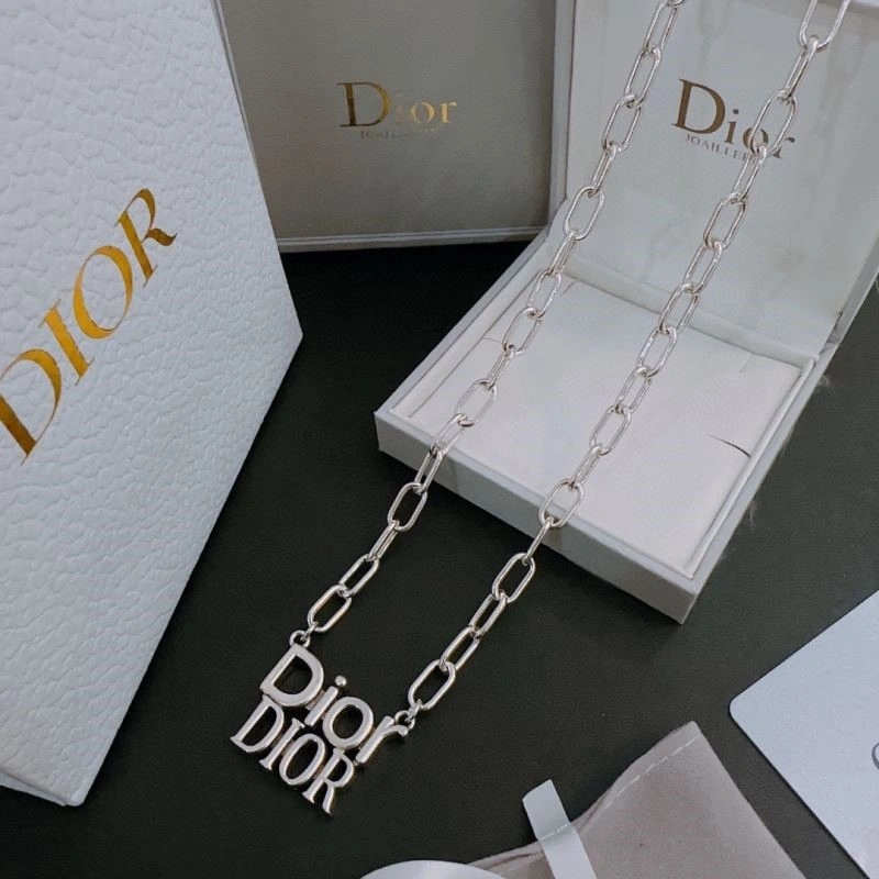 Reliable Christian Dior Necklaces 233770