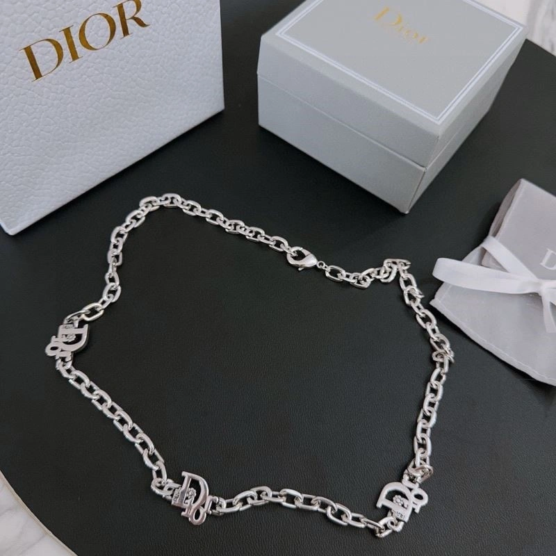 Flexible Christian Dior Necklaces 233767