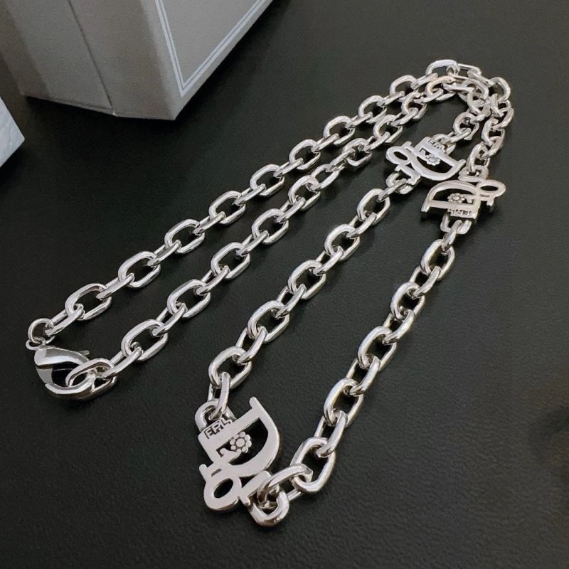 Flexible Christian Dior Necklaces 233767