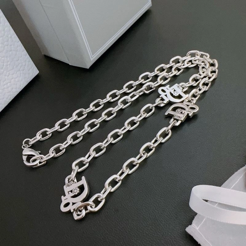 Flexible Christian Dior Necklaces 233767