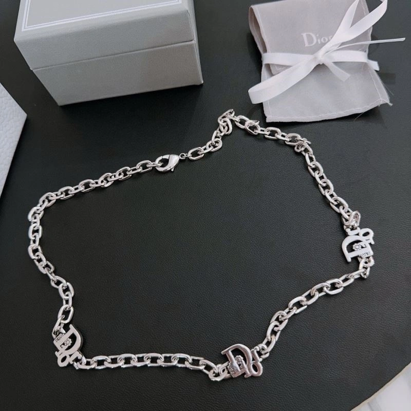 Flexible Christian Dior Necklaces 233767
