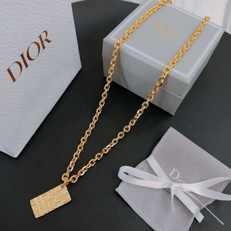 Fashionable Christian Dior Necklaces 233762