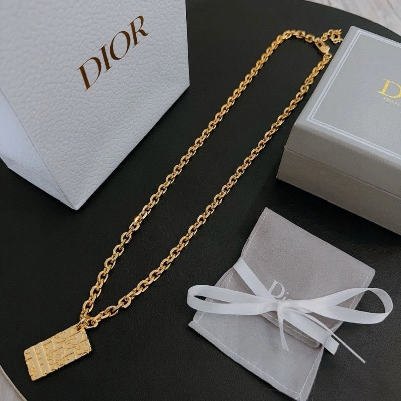 Fashionable Christian Dior Necklaces 233762