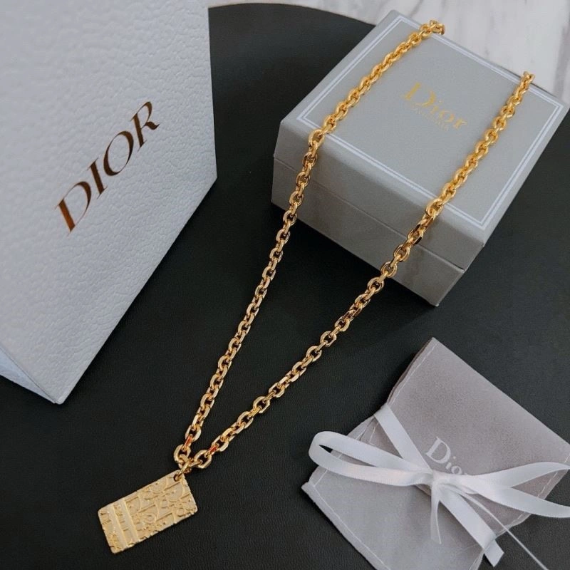 Fashionable Christian Dior Necklaces 233762
