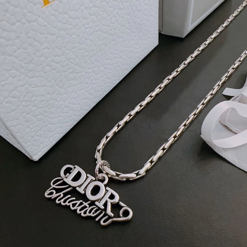 Christian Dior Necklaces SmoothTexture 233806