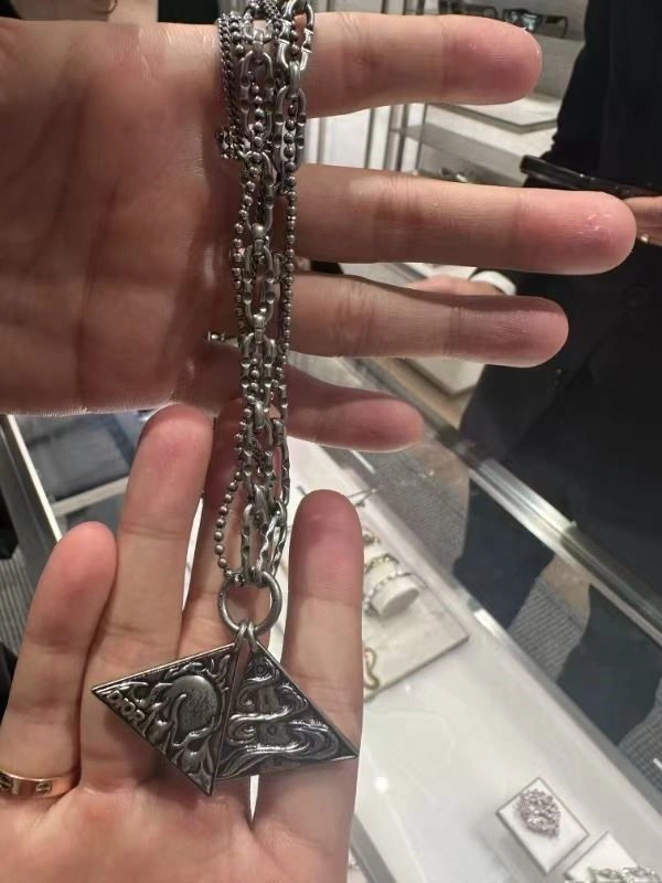 SmoothTexture Christian Dior Necklaces 233790