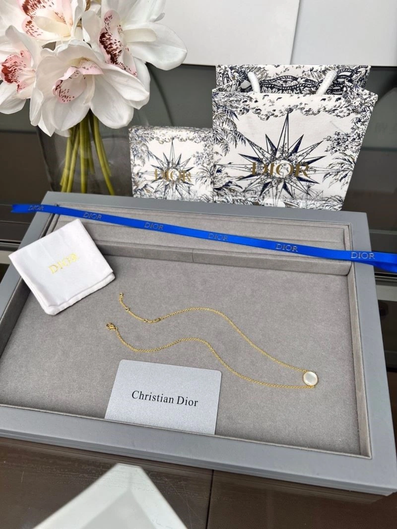 Christian Dior Necklaces Trendsetting 233755