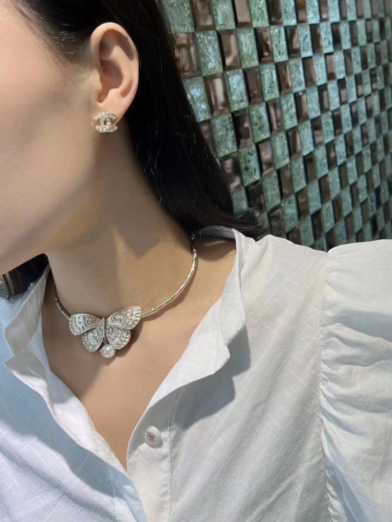 Bold Christian Dior Necklaces 233737