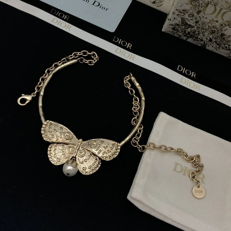 Bold Christian Dior Necklaces 233737