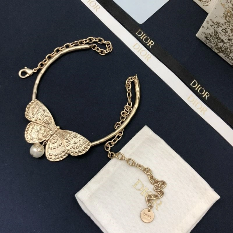 Bold Christian Dior Necklaces 233737