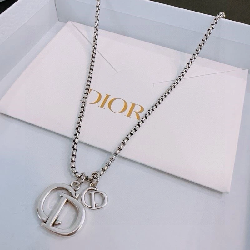 Packable Christian Dior Necklaces 233734