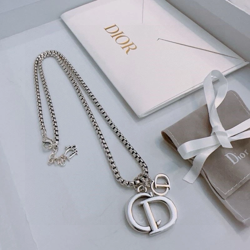 Packable Christian Dior Necklaces 233734