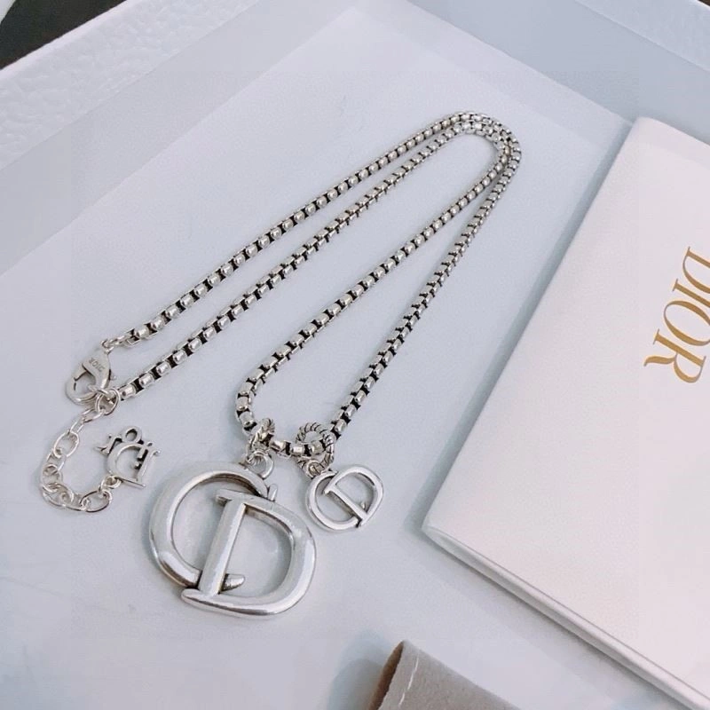 Packable Christian Dior Necklaces 233734