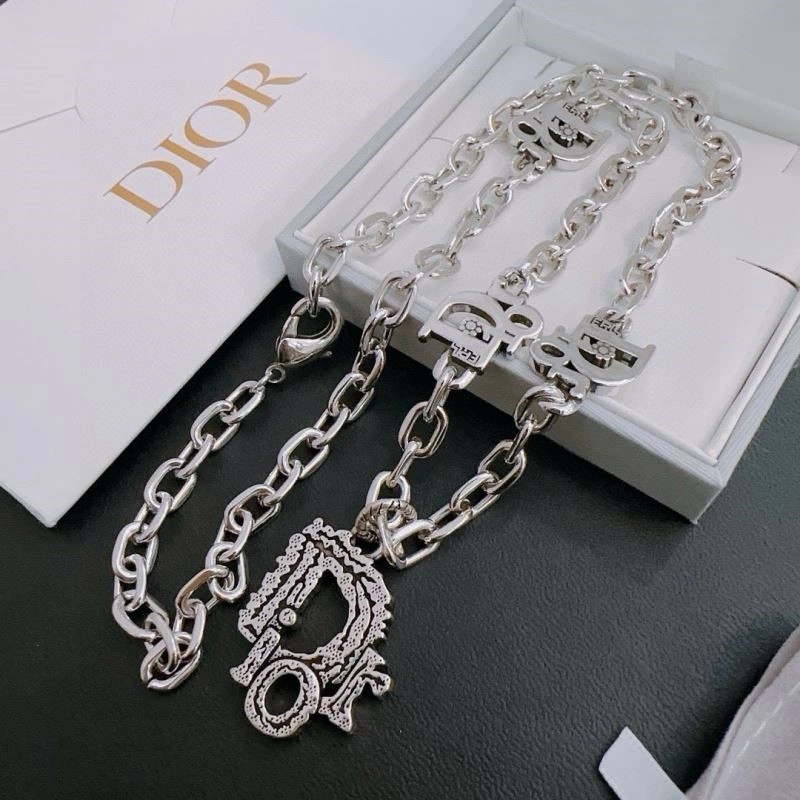 Classic Christian Dior Necklaces 233719