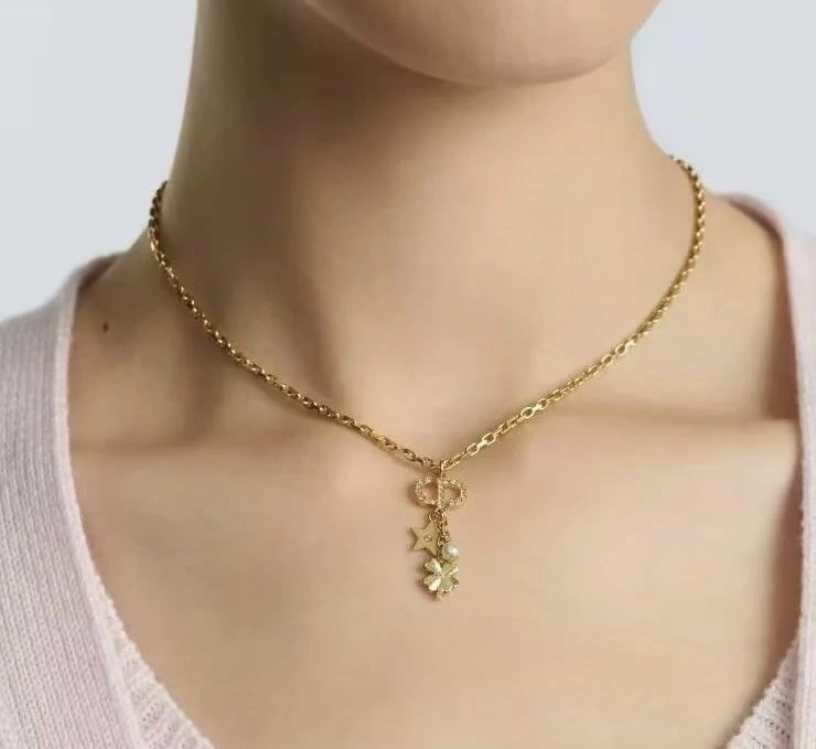 Supportive Christian Dior Necklaces 233400
