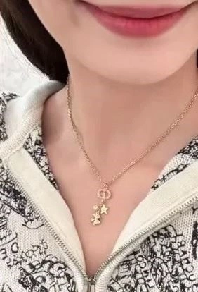 Supportive Christian Dior Necklaces 233400