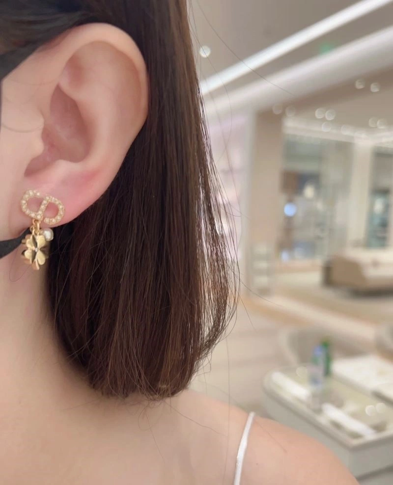 Supportive Christian Dior Necklaces 233400