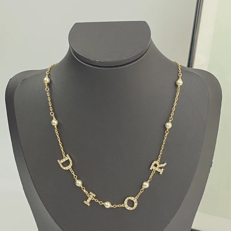 Christian Dior Necklaces Sleek 233387