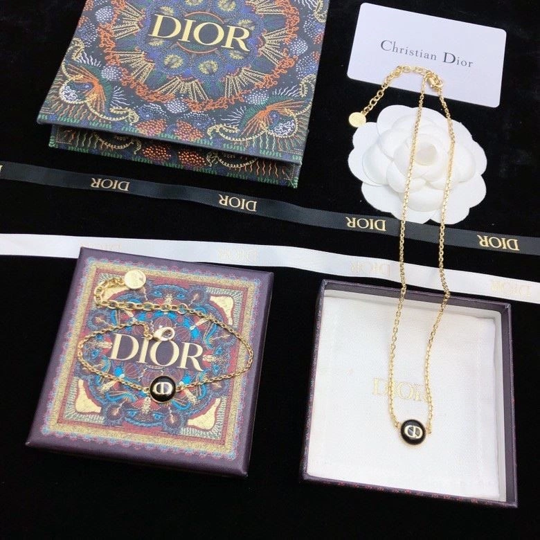 FlexibleFit Christian Dior Necklaces 233395