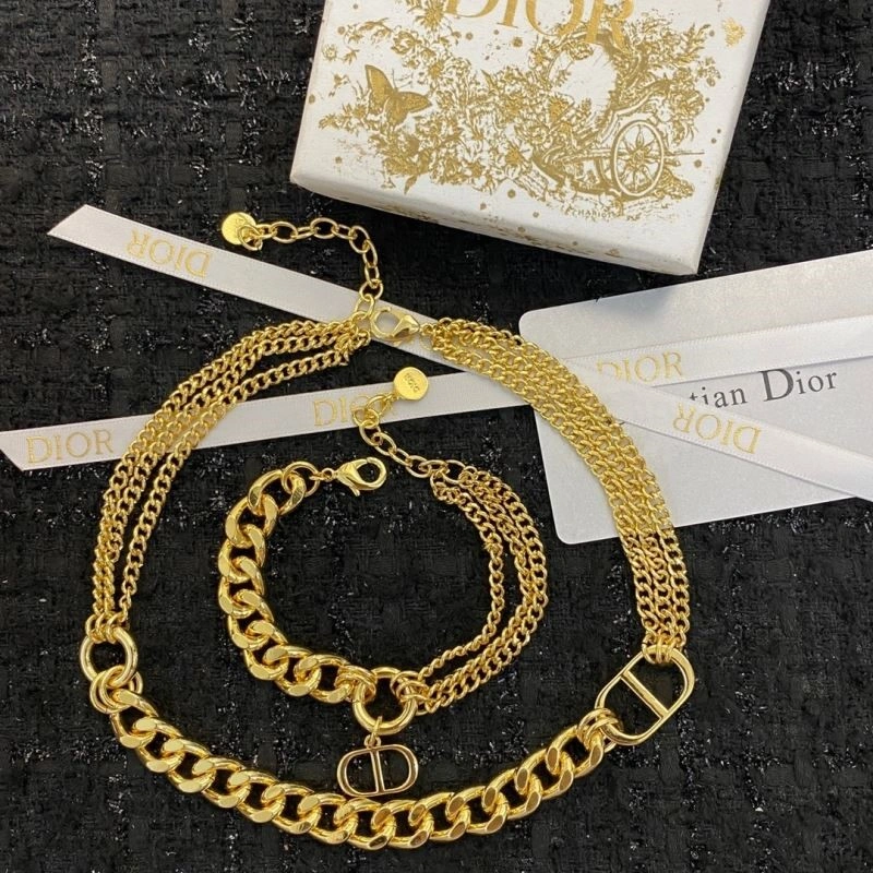 Christian Dior Necklaces Versatile 233388