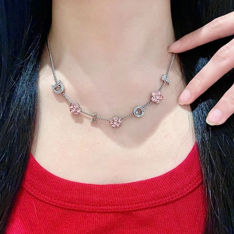 Soft Christian Dior Necklaces 233375