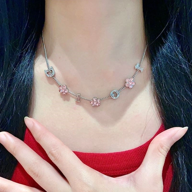 Soft Christian Dior Necklaces 233375
