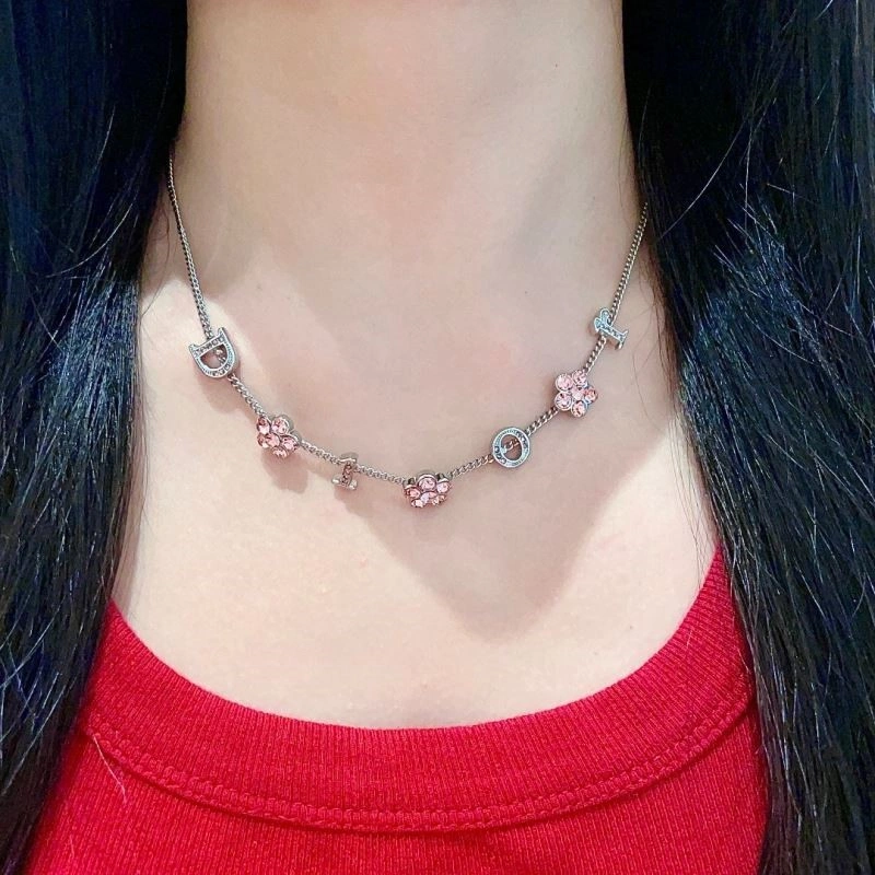 Soft Christian Dior Necklaces 233375