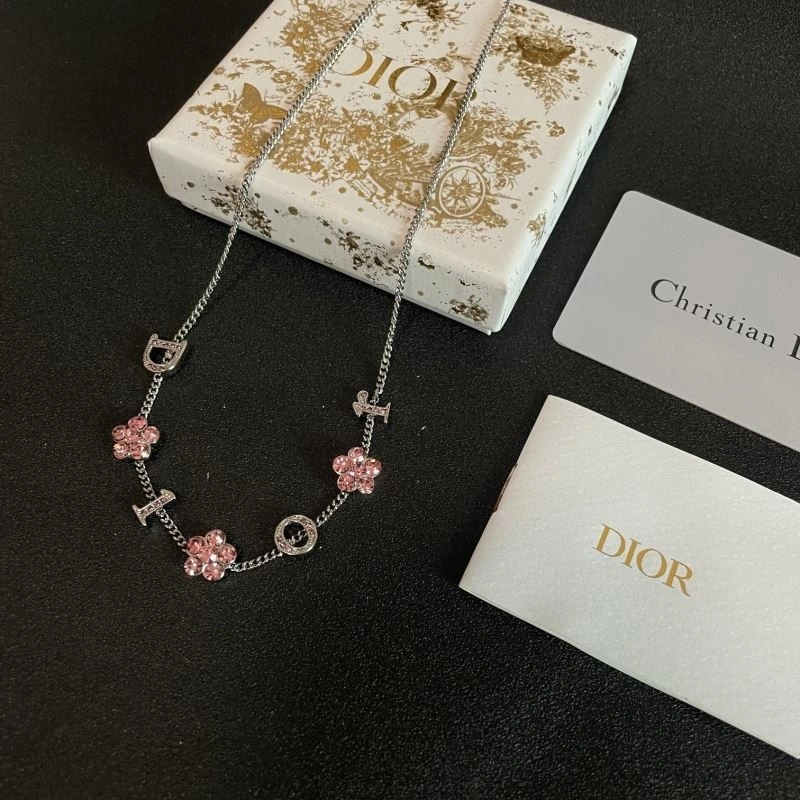 Soft Christian Dior Necklaces 233375