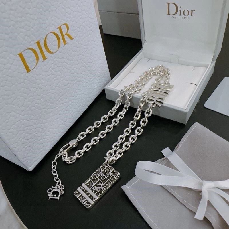 TechFriendly Christian Dior Necklaces 233370