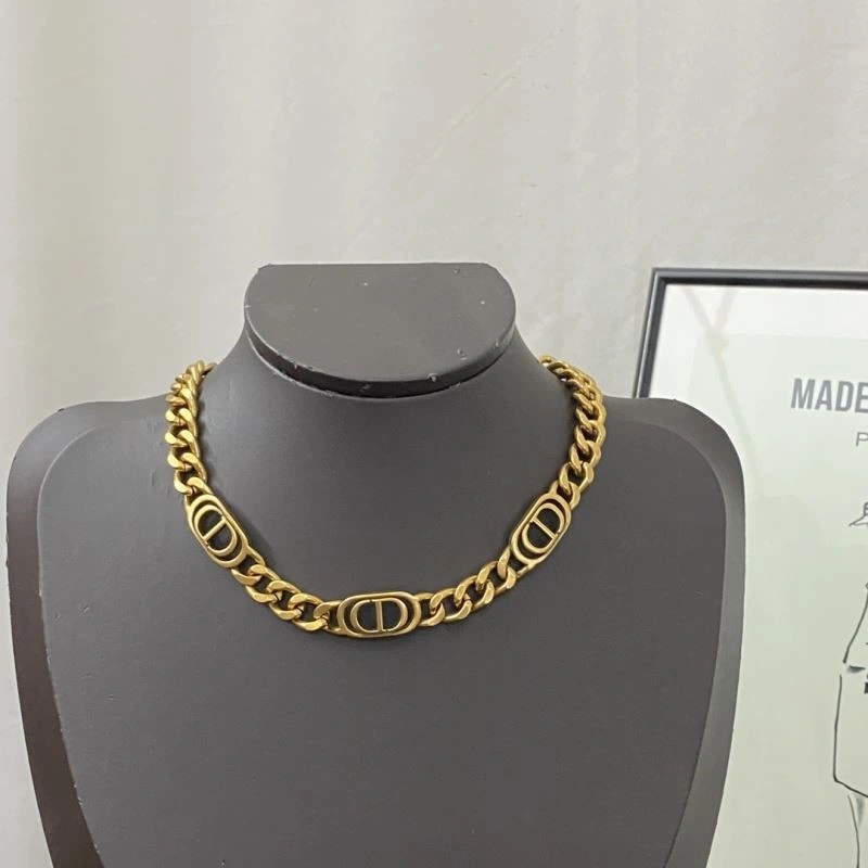 Trendsetting Christian Dior Necklaces 233361