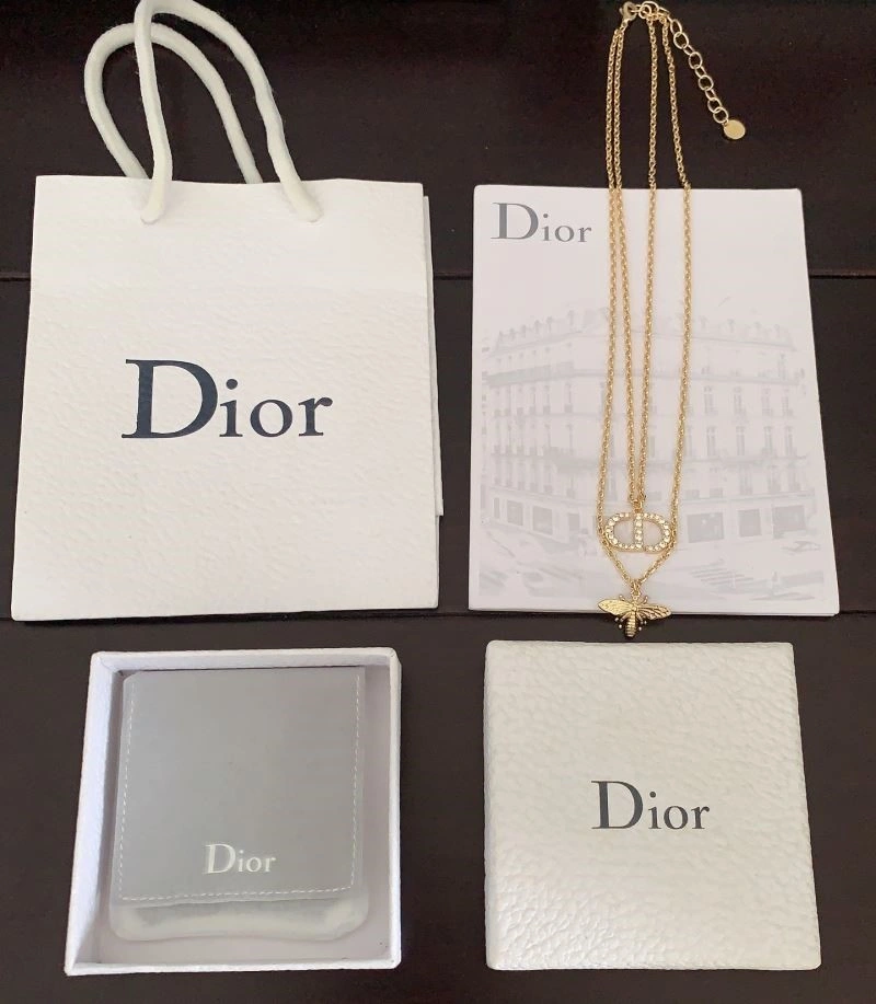 Resilient Christian Dior Necklaces 233356