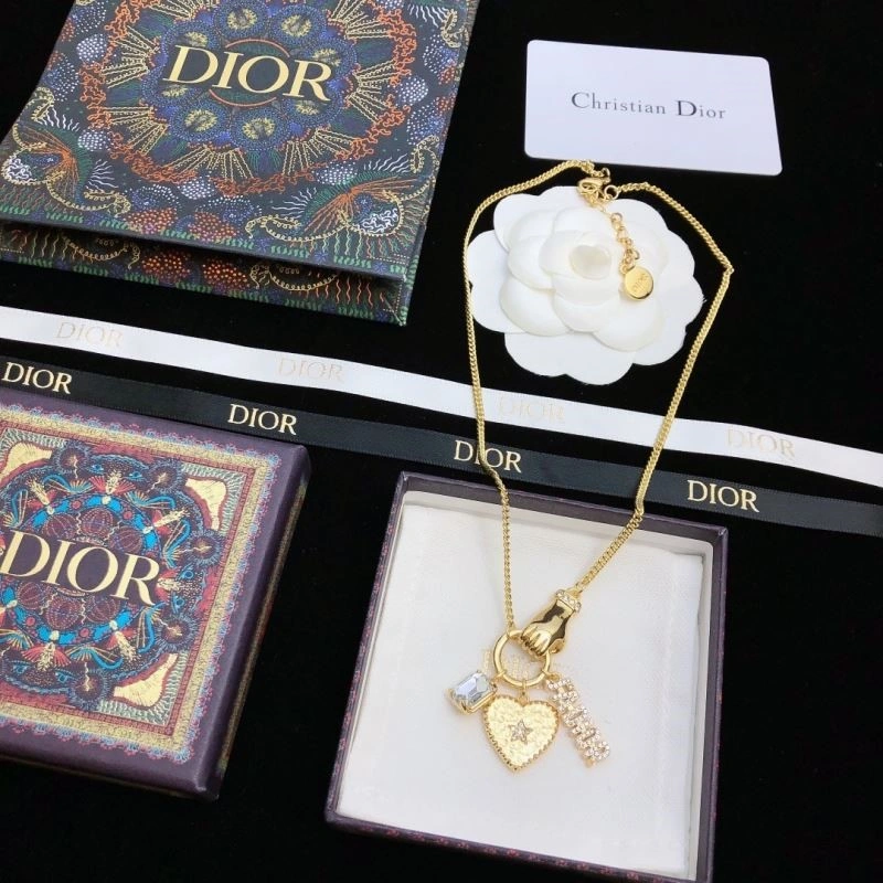 Lightweight Christian Dior Necklaces 233359