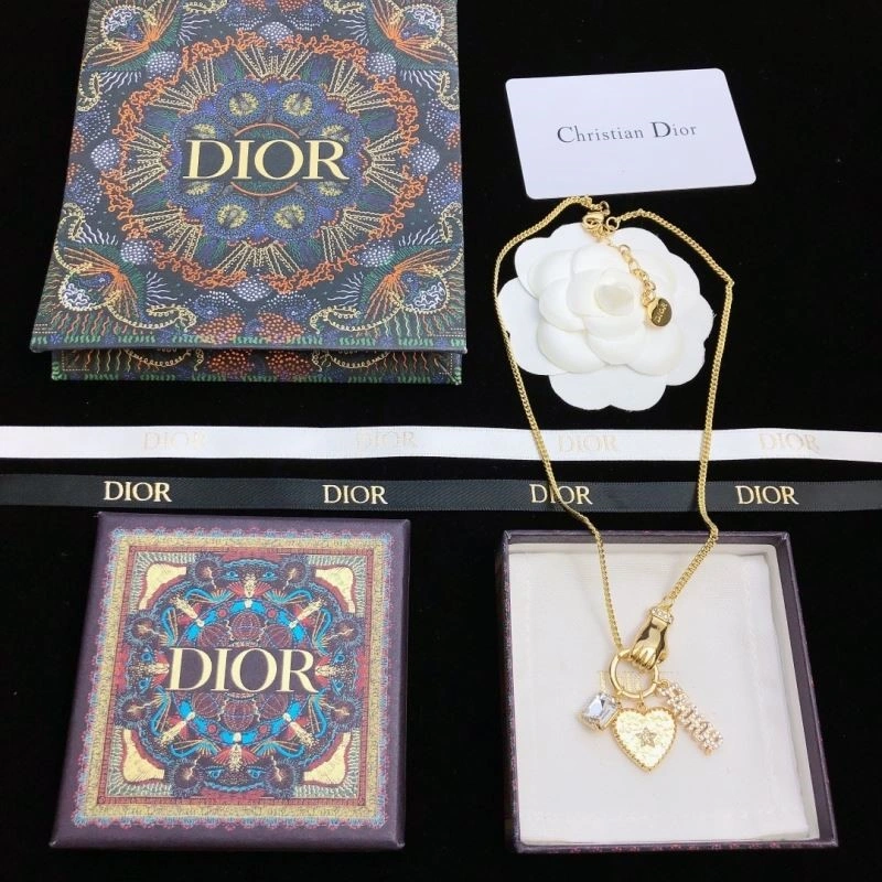 Lightweight Christian Dior Necklaces 233359