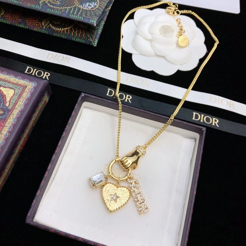 Lightweight Christian Dior Necklaces 233359