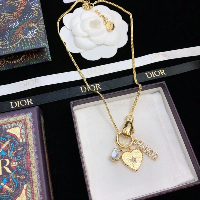 Lightweight Christian Dior Necklaces 233359