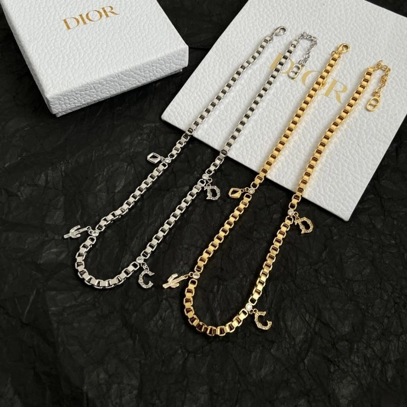 Lightweight Christian Dior Necklaces 233371
