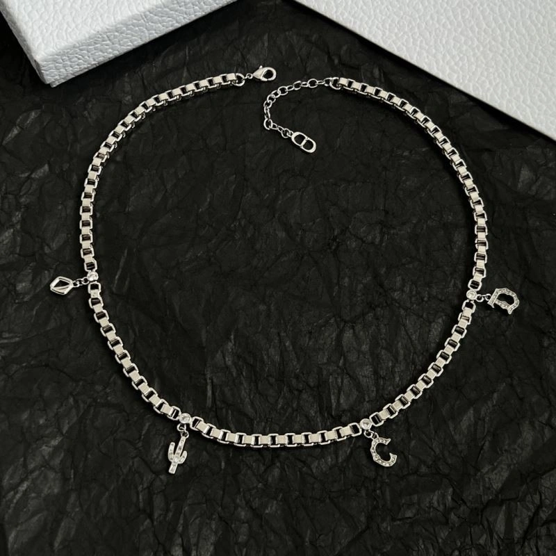 Lightweight Christian Dior Necklaces 233371