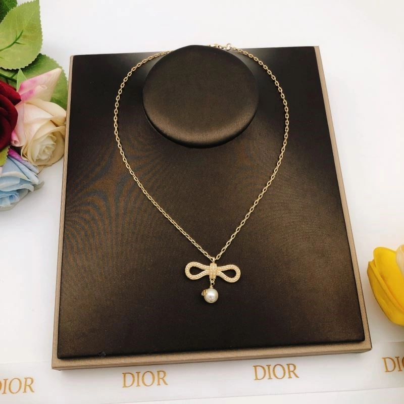 Thermal Christian Dior Necklaces 233352