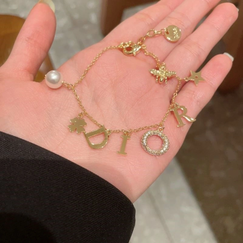 Fashionable Christian Dior Necklaces 233360
