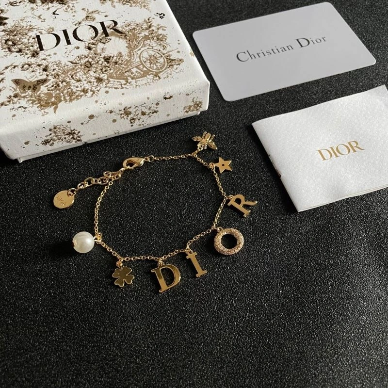 Fashionable Christian Dior Necklaces 233360