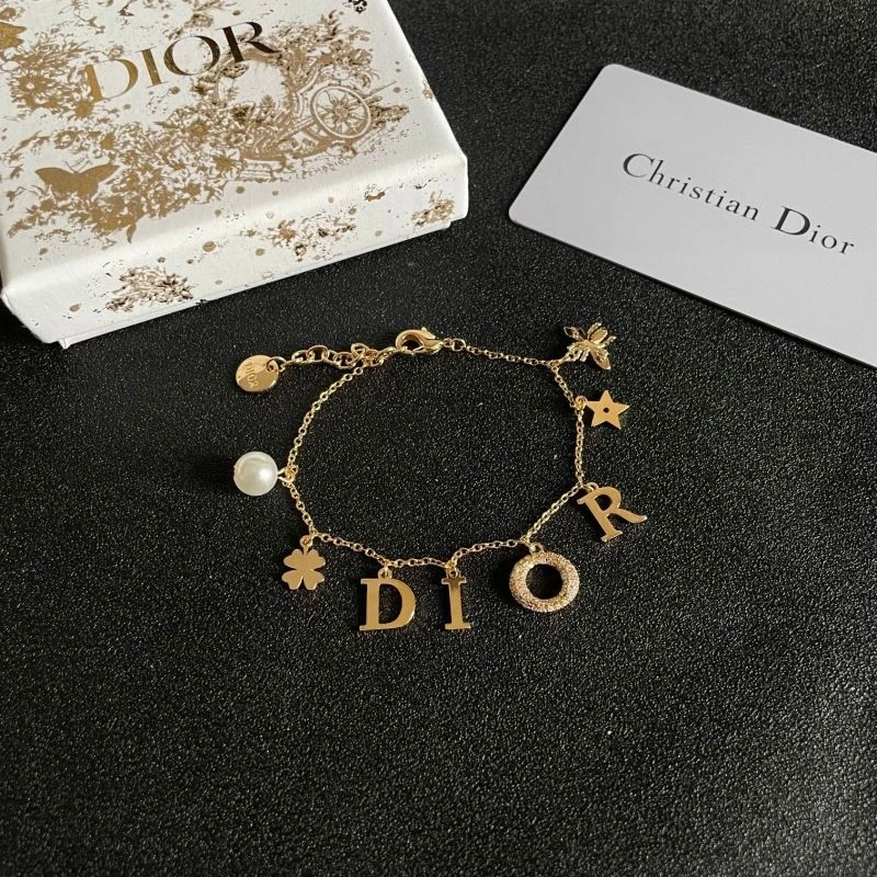 Fashionable Christian Dior Necklaces 233360