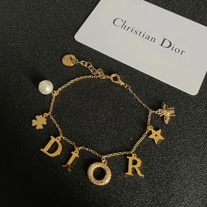 Fashionable Christian Dior Necklaces 233360