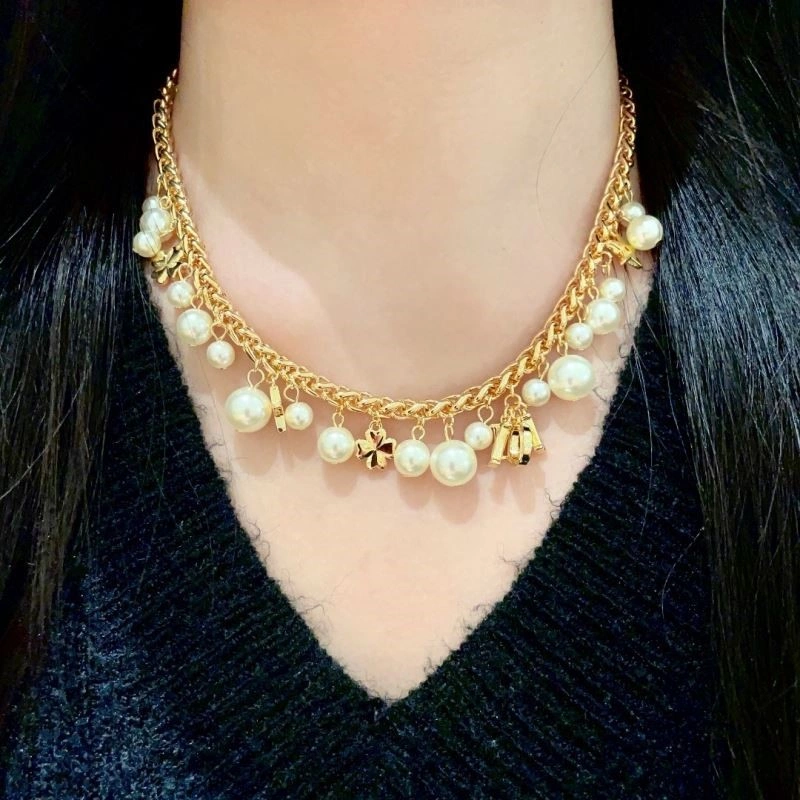 Elegant Christian Dior Necklaces 233338