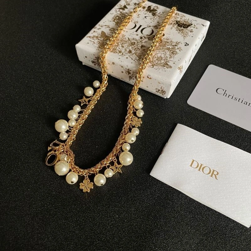 Elegant Christian Dior Necklaces 233338